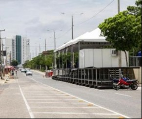 SDU fiscaliza ambulantes e barraqueiros que trabalham no Corso 2018.(Imagem:florianonews.piauiconectado.com)