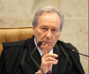 O ministro Ricardo Lewandowski, do STF (Supremo Tribunal Federal), rejeitou o pedido de parlamentares para que o presidente da CCJ (Comissão de Constituição e Justiça) do Senado, D(Imagem:Reprodução)
