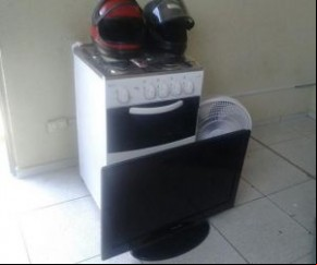 PM apreende eletrodomésticos usados para comprar drogas.(Imagem:florianonews.piauiconectado.com)
