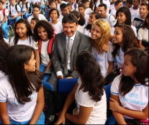 Wellington Dias cai para 37%, mas venceria no primeiro turno, diz Opinar.(Imagem:florianonews.piauiconectado.com)