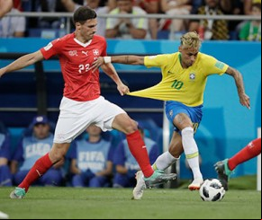 Suíço minimiza faltas em Neymar e diz que brasileiro 