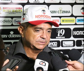 Técnico Flávio Araújo(Imagem:Victor Costa)