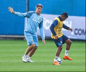 Grêmio repete estratégia e escala reservas contra o lanterna Paraná.(Imagem:LUCAS UEBEL)