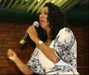 Luciane Santos (PSTU)(Imagem:florianonews.piauiconectado.com)