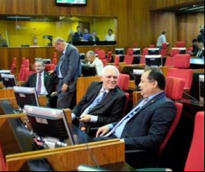 Grupo formado por PT e PP propõe ao MDB substituto a Themístocles.(Imagem:florianonews.piauiconectado.com)