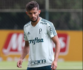 Scarpa perde ação na Justiça do Rio e segue sem poder jogar pelo Palmeiras.(Imagem:Palmeiras/Divulgação)