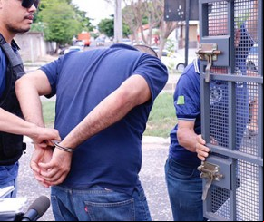 Suspeito de matar Lara Fernandes é ouvido no DHPP e nega crime.(Imagem:florianonews.piauiconectado.com)