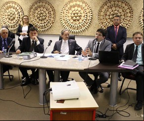 Governo prepara pacote de retenção de gastos e anunciará cortes.(Imagem:florianonews.piauiconectado.com)