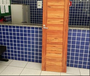 Suspeito é flagrando transportando porta roubada em bicicleta.(Imagem:Portal do Catita)
