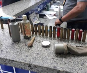 Trio de caçadores é preso após ser flagrado com armas e animal abatido.(Imagem:Portal do Catita)