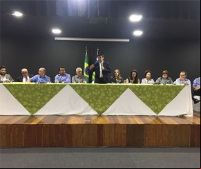 Governador orienta gestores sobre eleições e diz que empréstimo virou novela.(Imagem:florianonews.piauiconectado.com)