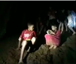 Mergulhador morre em preparativos de resgate em caverna na Tailândia.(Imagem:Thai NavySEAL)