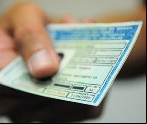 Ministério vai revogar regra que exigia curso para renovar CNH.(Imagem:Agência Brasil)
