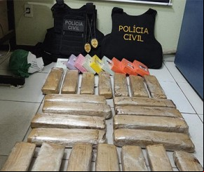 ageiros de ônibus são presos com droga avaliada em R$ 350 mil em isopor.(Imagem:Polícia Civil)