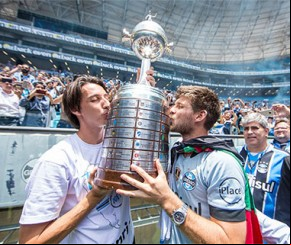 Grêmio anuncia renovação com Kannemann e Geromel.(Imagem:Lucas Uebel)