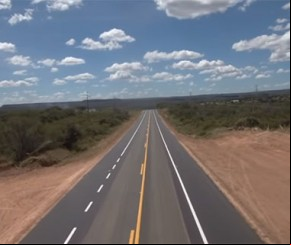 Alargamento da BR-135 chega a 70km na região Sul do Piauí.(Imagem:florianonews.piauiconectado.com)