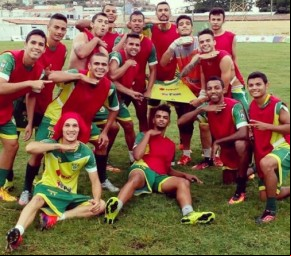 Atletas brincam com goleada em rachão em último treino do Picos antes de ida a Teresina.(Imagem:Reprodução/Facebook)