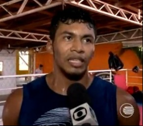 Blade é uma das atrações no Realiza Combat entre as seis lutas do card.(Imagem:Reprodução/TV Clube)