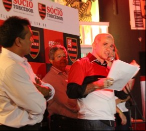 Ao lado de Fábio Abreu, novo diretor de futebol, Tiago Vasconcelos apresenta metas do Flamengo-PI.(Imagem:Emanuele Madeira)