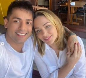 Tânia Mara e sertanejo Tiago terminam namoro após polêmica sobre cirurgia de aumento peniano.(Imagem:Reprodução/Instagram)