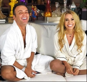 Joelma comenta se voltou a namorar e diz que perdoaria traição.(Imagem:Famosidades)