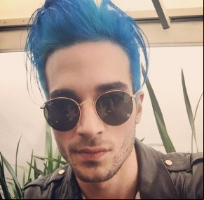 Fiuk com cabelo azul(Imagem:Instagram)