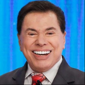 Após já ter se afastado algumas vezes devido à pandemia e ao Coronavírus, Silvio Santos novamente ficou longe TV em razão de ter contraído uma gripe forte ? a crise de rinite citad(Imagem:Reprodução)