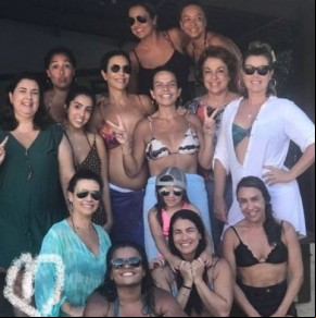 Ivete Sangalo mostra barriga de grávida em aniversário da irmã.(Imagem:Instagram)