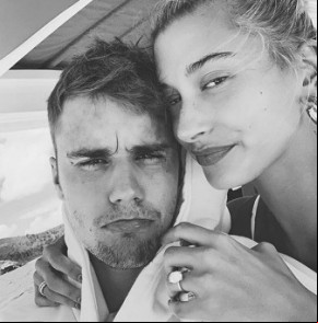 Justin e Hailey Bieber marcam casamento para final de setembro.(Imagem:Divulgação)