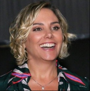 Heloisa Périssé chega à metade da quimio e recebe apoio de amigos.(Imagem:Divulgação)