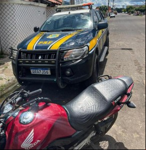 Abordagem da PRF resulta na prisão de homem ilegalmente armado em Barão de Grajaú(Imagem:Divulgação/PRF)