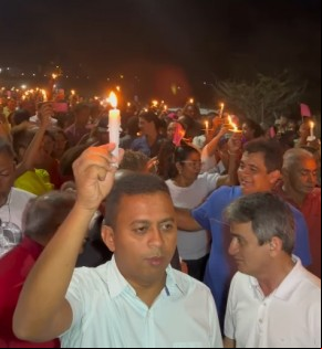 Dr. Francisco Costa prestigia o encerramento do festejo de Nossa Senhora da Guia em Floriano.(Imagem:Reprodução/Instagram)