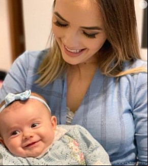 Thaeme posta foto da filha Liz e encanta seguidores.(Imagem:Divulgação)