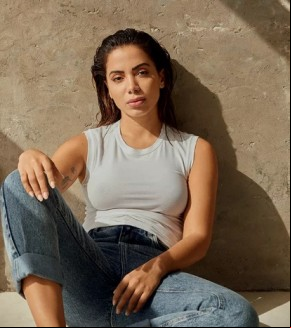 Anitta veste blusa Brunello Cocinello, calça YES I AM e brinco Montecarlo.(Imagem:Vivi Bacco (THINKERS))