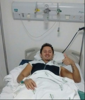 Thiago Marabá a bem após cirurgia no joelho. Previsão de volta só em 2016.(Imagem:Divulgação)
