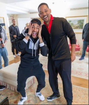 Neymar recebe visita surpresa de Will Smith durante divulgação do filme Aladdin em Paris.(Imagem:Instagram)