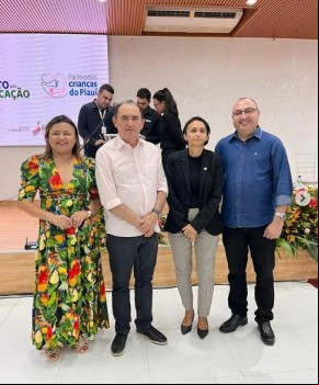 Prefeito de Floriano participa de encontro para aprimorar serviços educacionais no Piauí.(Imagem:Reprodução/Instagram)