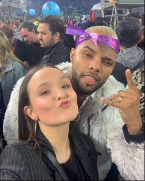 Larissa Manoela e MC Zaac(Imagem:Reprodução)