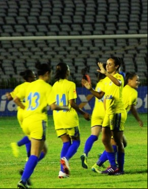 Jogadoras do Tigre esperam que cena se repita: vitória contra Rio Preto deixa equipe piauiense em condição fácil de classificação à s semifinais.(Imagem:Emanuele Madeira/GloboEsporte.com)