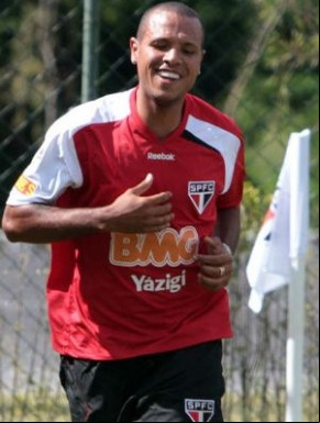 Luis Fabiano treinou nesta quarta-feira em Cotia.(Imagem: Rubens Chiri / Site oficial do São Paulo FC)