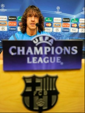Puyol está atento ao sistema ofensivo do Milan.(Imagem:agência AFP)