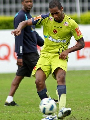 Dedé, zagueiro do Vasco, é uma das surpresas da lista de Mano.(Imagem: Maurício Val / FOTOCOM.NET)