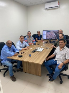 Reunião discute a elevação dos fios e ligações de energia elétrica durante o carnaval.(Imagem:Secom)