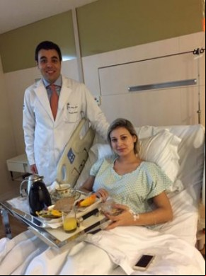O médico Felipe Tosak e Andressa Urach.(Imagem:Arquivo pessoal)
