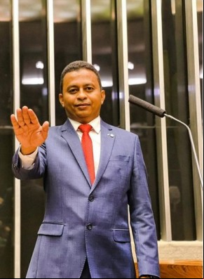 Dr. Francisco Costa toma posse como Deputado Federal(Imagem:Reprodução/Instagram)