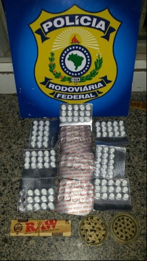 PRF apreende 147 comprimidos de anfetaminas com caminhoneiro no Piauí.(Imagem:PRF)
