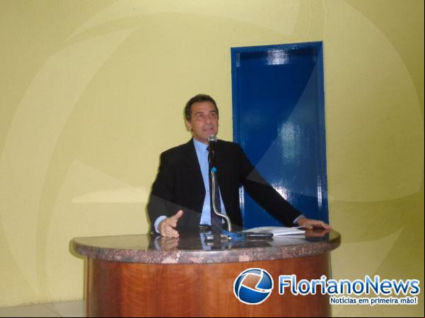 Medalha do Mérito Agrônomo Parentes é concedida ao Repórter Amarelinho e ao Prof. Luiz Paulo.(Imagem:FlorianoNews)