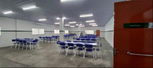 O investimento nos conjuntos de refeitórios é de R$ 13 milhões, e 15 unidades de ensino já receberam os novos mobiliários.(Imagem:Divulgação)