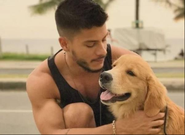 Arthur Aguiar tranca comentários em rede social.(Imagem:Instagram)