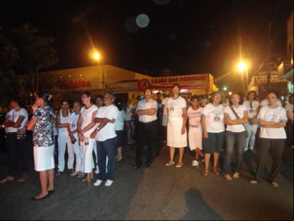 Católicos participaram da III Caminhada da Paz em Floriano.(Imagem:FlorianoNews)